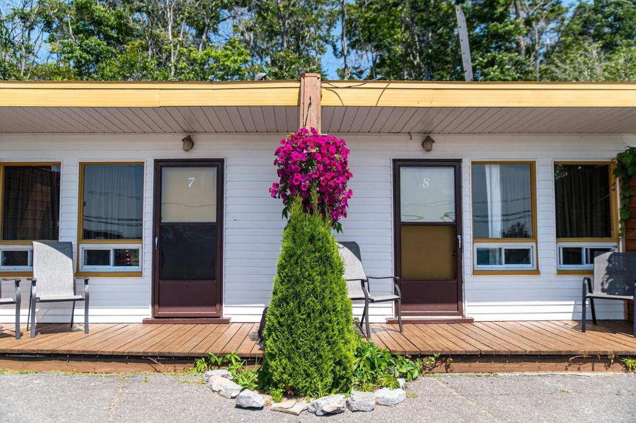 Motel Ile D'Orleans Sainte-Petronille Kültér fotó