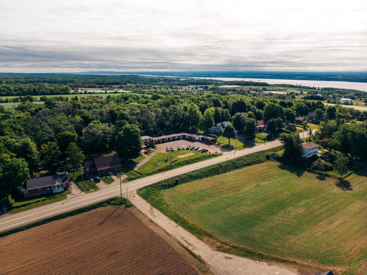 Motel Ile D'Orleans Sainte-Petronille Kültér fotó